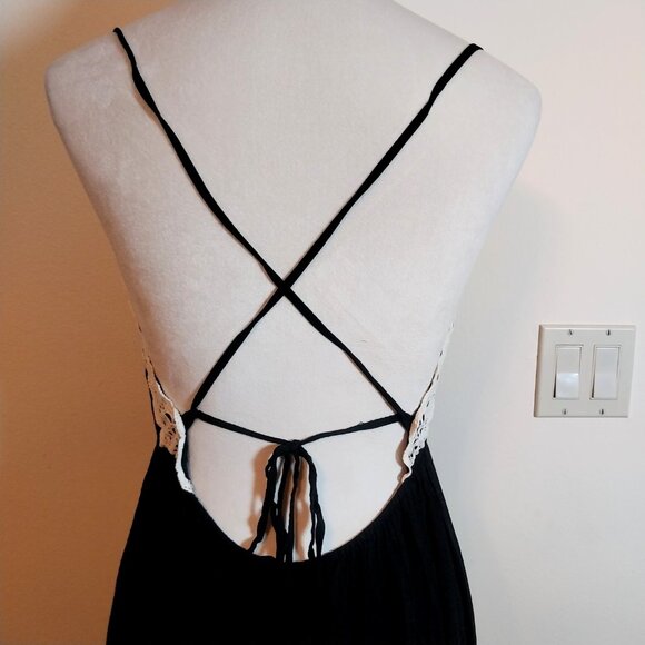 RE-NAMED BACK OUT  EMBrOiDERY LACE TRIM SIZE S BLACK MAXI DRESS - Picture 8 of 13